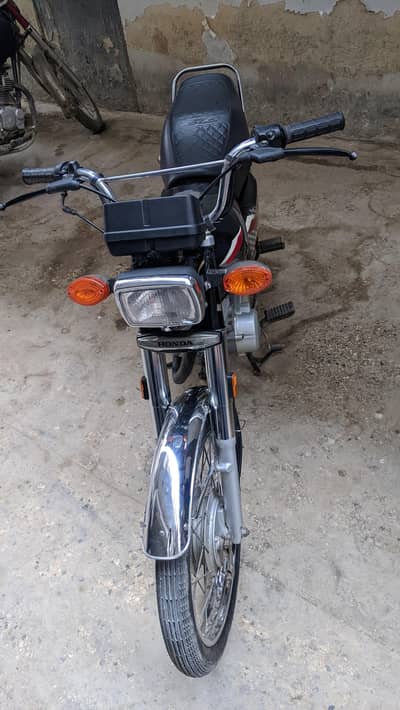 Honda CG 125, model 2024, new condition,
