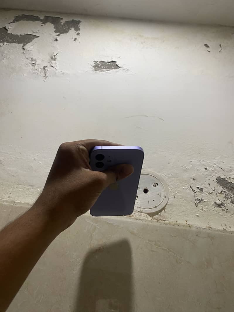 Apple iPhone 12 6