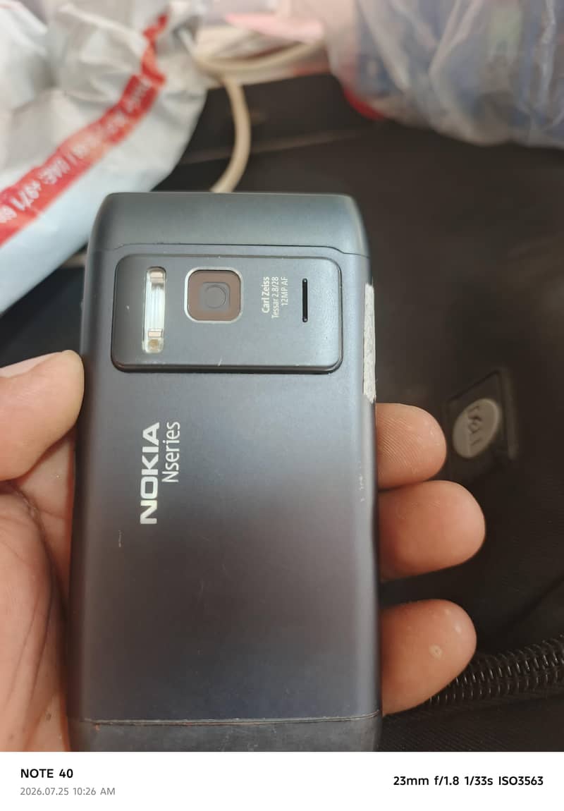 Nokia N8 0