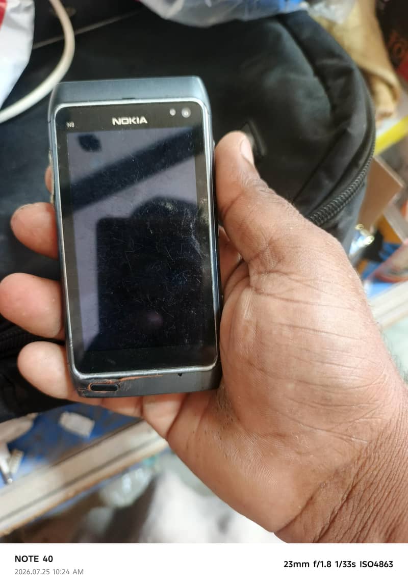 Nokia N8 5