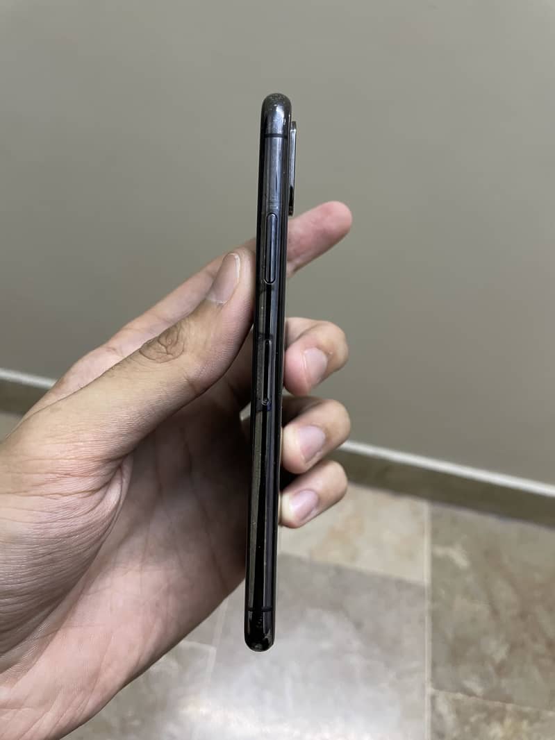 Apple iPhone X 6