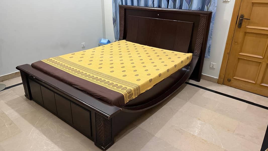 double bed (queen size) 0