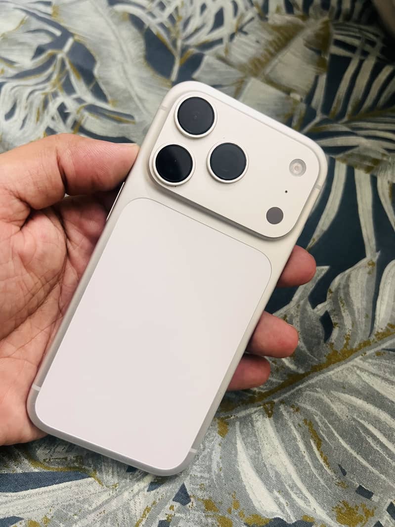 Apple iPhone 17 Pro 0