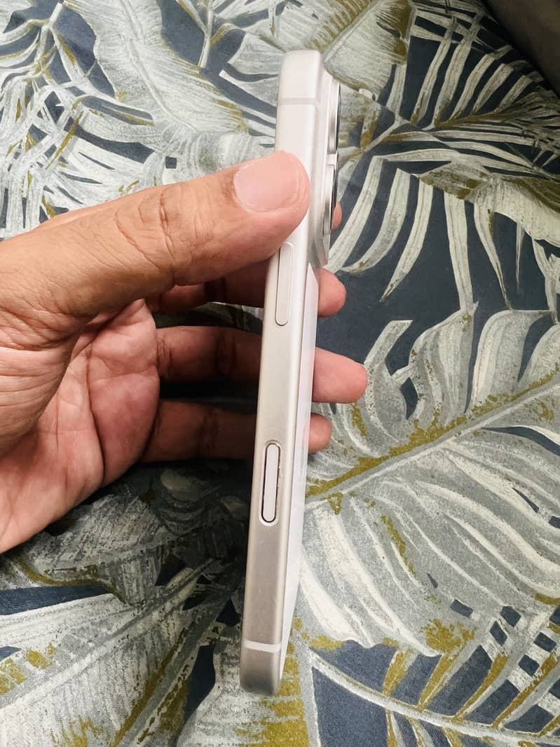 Apple iPhone 17 Pro 1