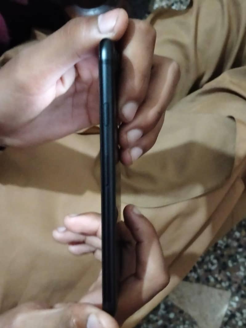 Apple iPhone 7 1