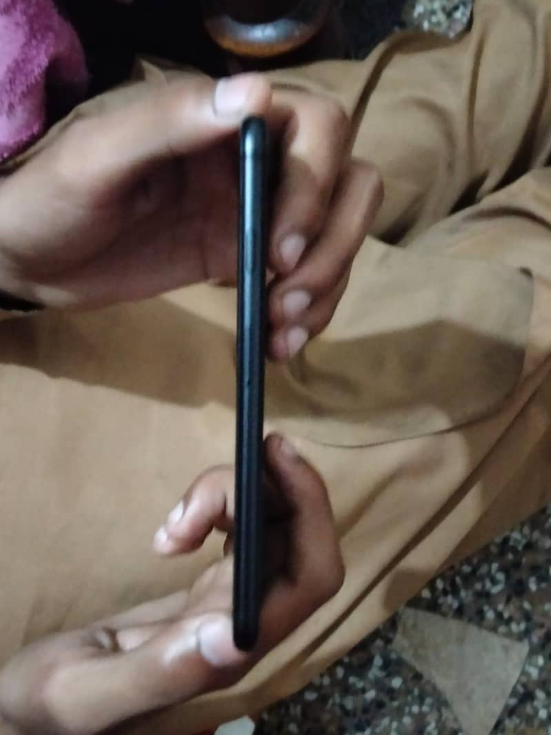 Apple iPhone 7 2