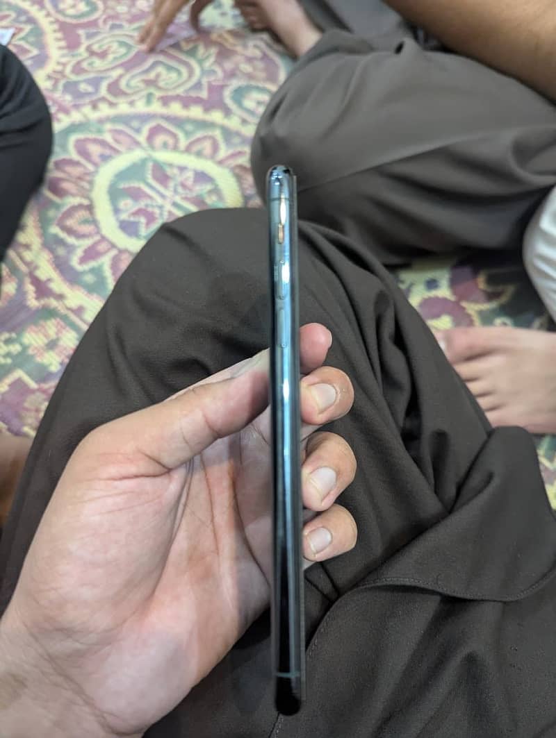 Apple iPhone 11 Pro Max 5