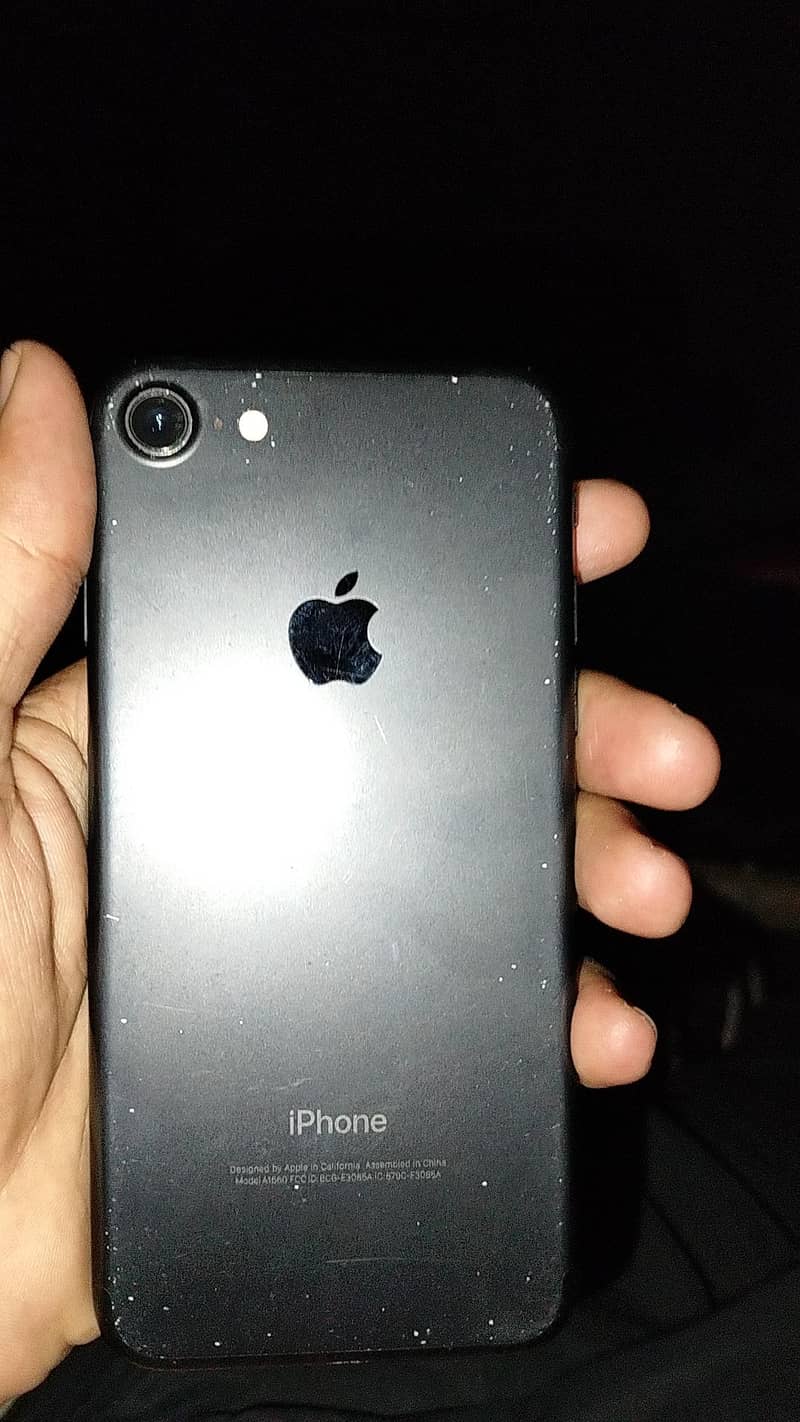 Apple iPhone 7 0
