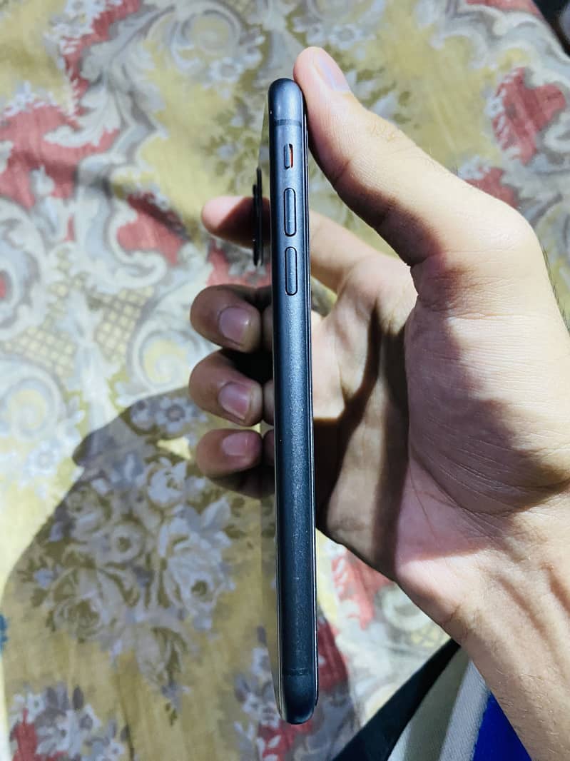 Apple iPhone 11 1