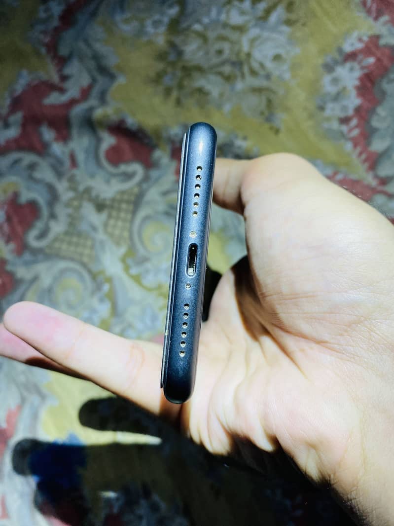 Apple iPhone 11 5