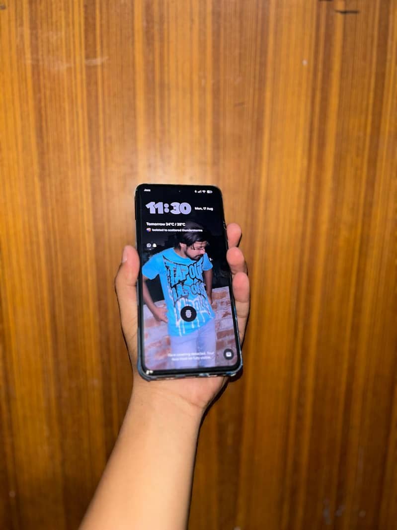 Google Pixel 8 4