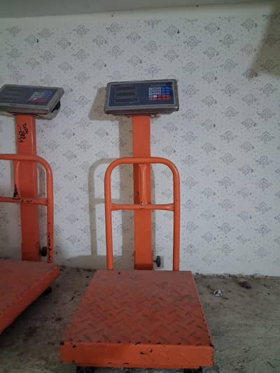 Heavy weight scales