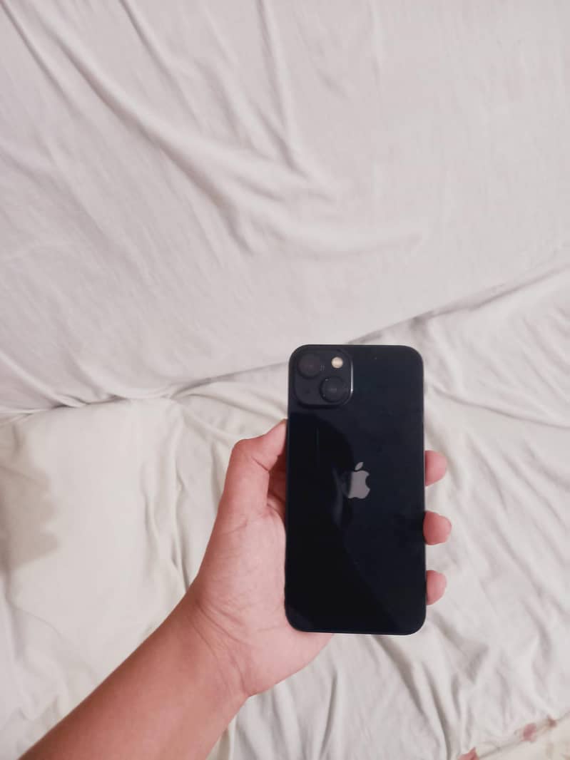 Apple iPhone 13 2