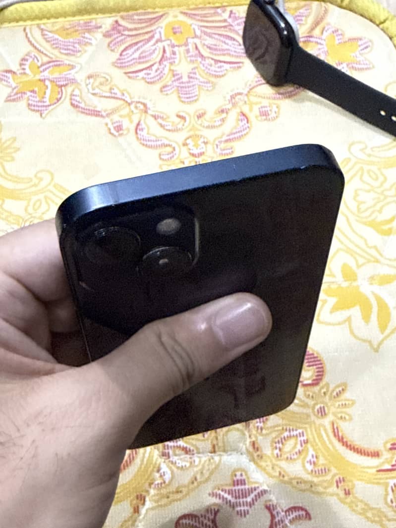 Apple iPhone 13 6