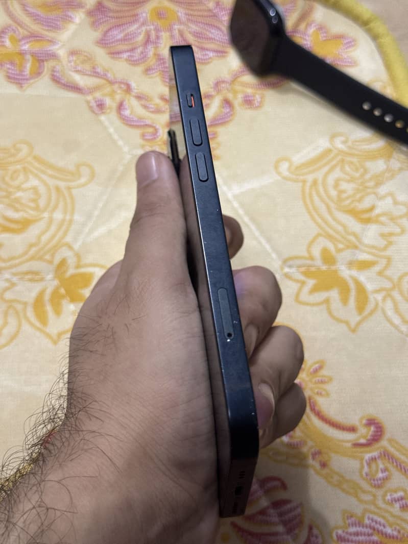 Apple iPhone 13 7