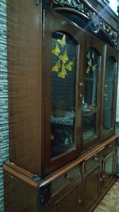 show case for crockery