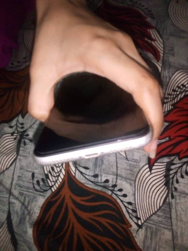 Apple iPhone 11 6