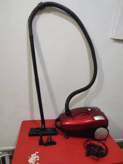 Kenwood UK 2400 Watts Electric Vacuum Cleaner with Accessories