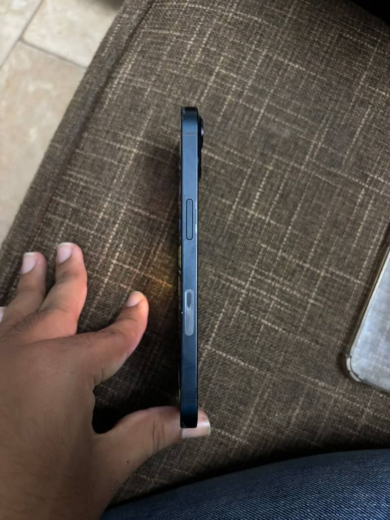 Apple iPhone 13 1