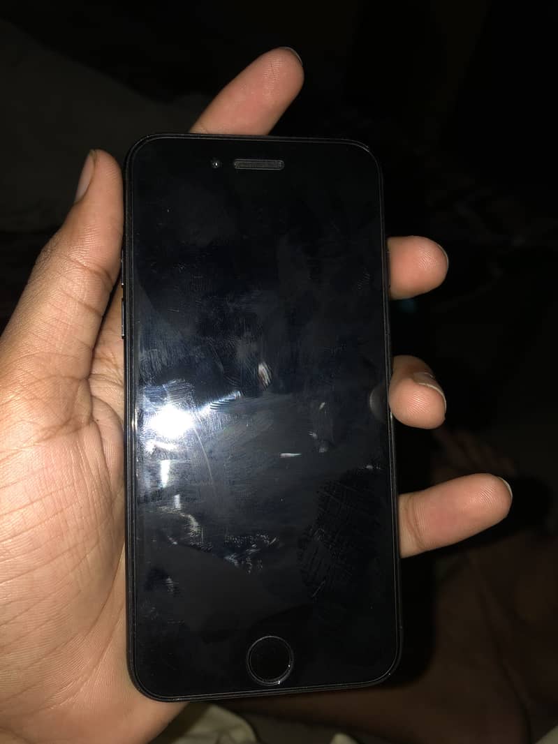 Apple iPhone 7 3