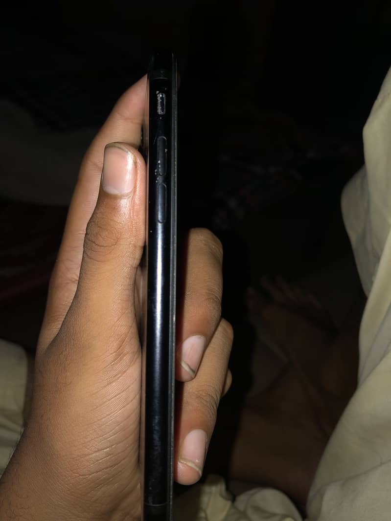 Apple iPhone 7 7