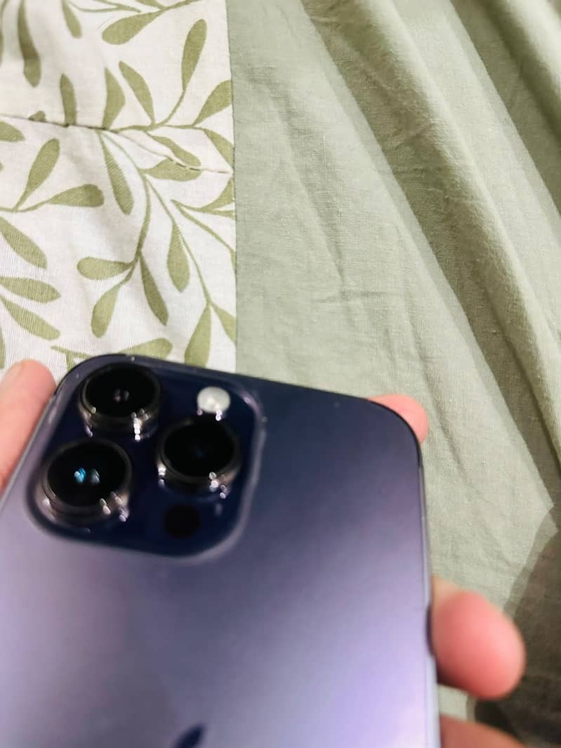Apple iPhone 14 Pro Max 4