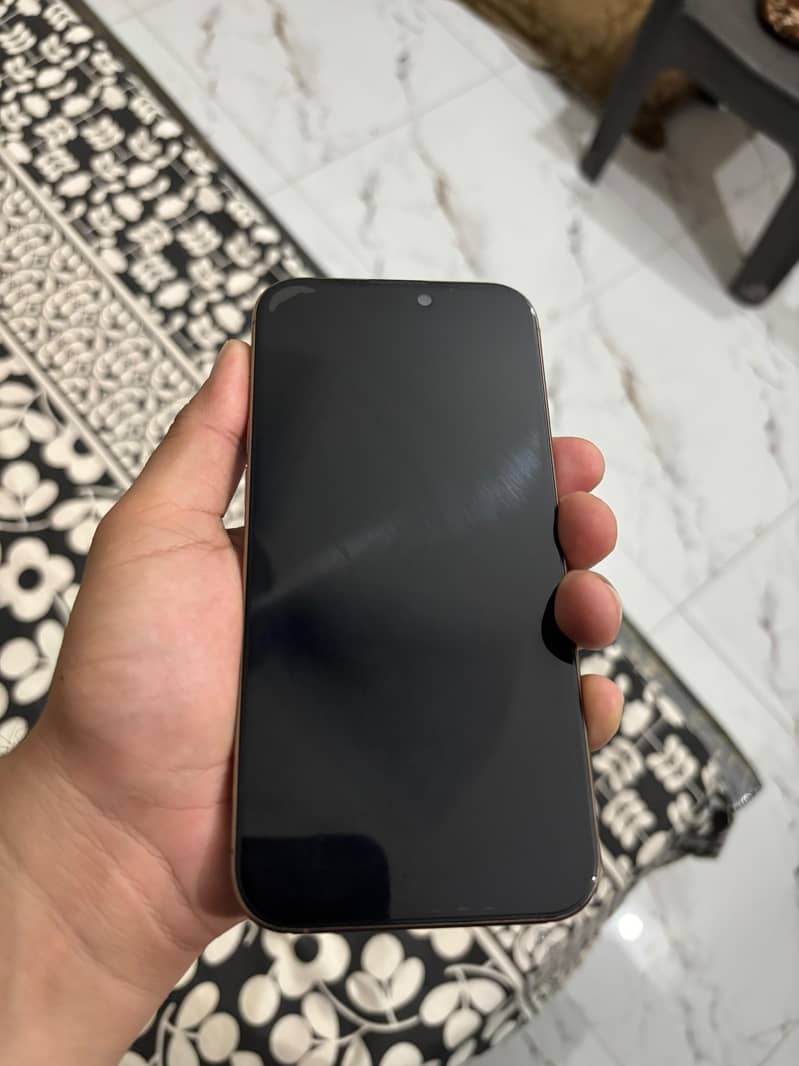 Apple iPhone 16 Pro Max 5