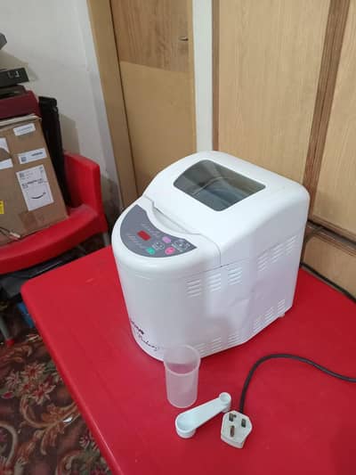 Breville Electric Automatic Breadmaker / Dough Maker