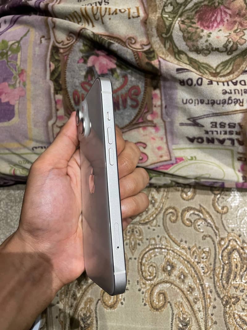 Apple iPhone 14 1