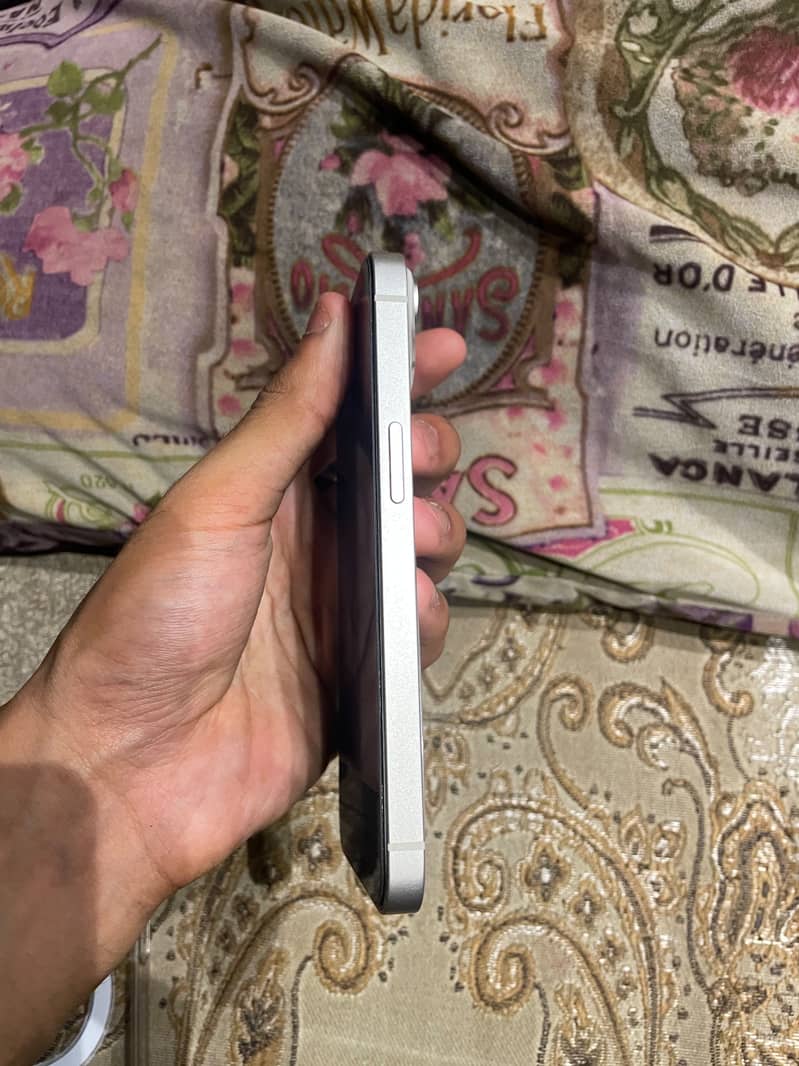 Apple iPhone 14 5