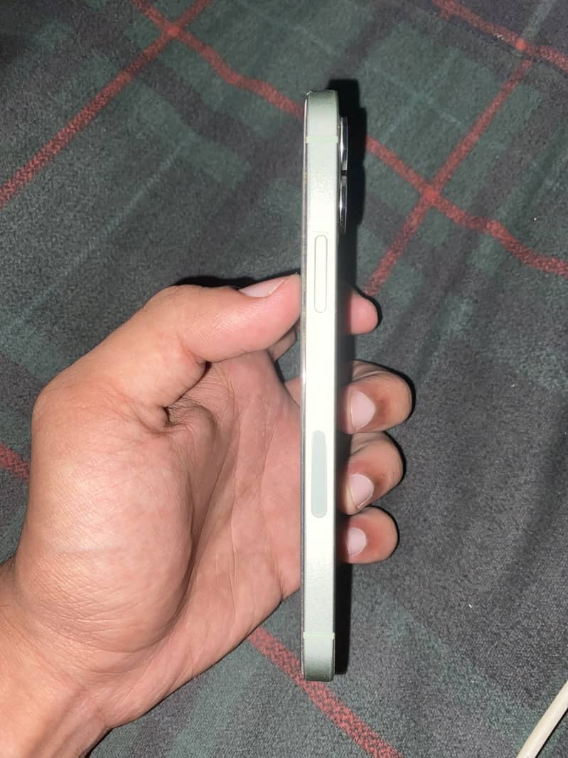 Apple iPhone 12 1