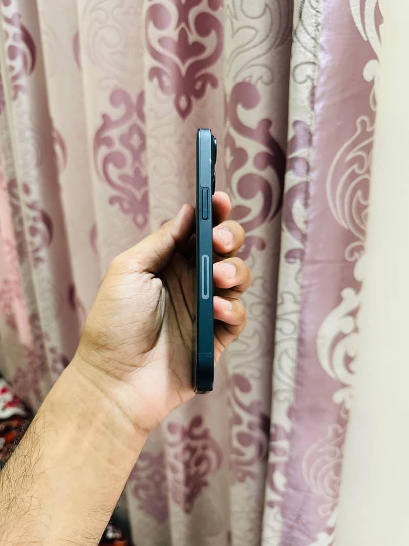 iPhone 14  jv 2