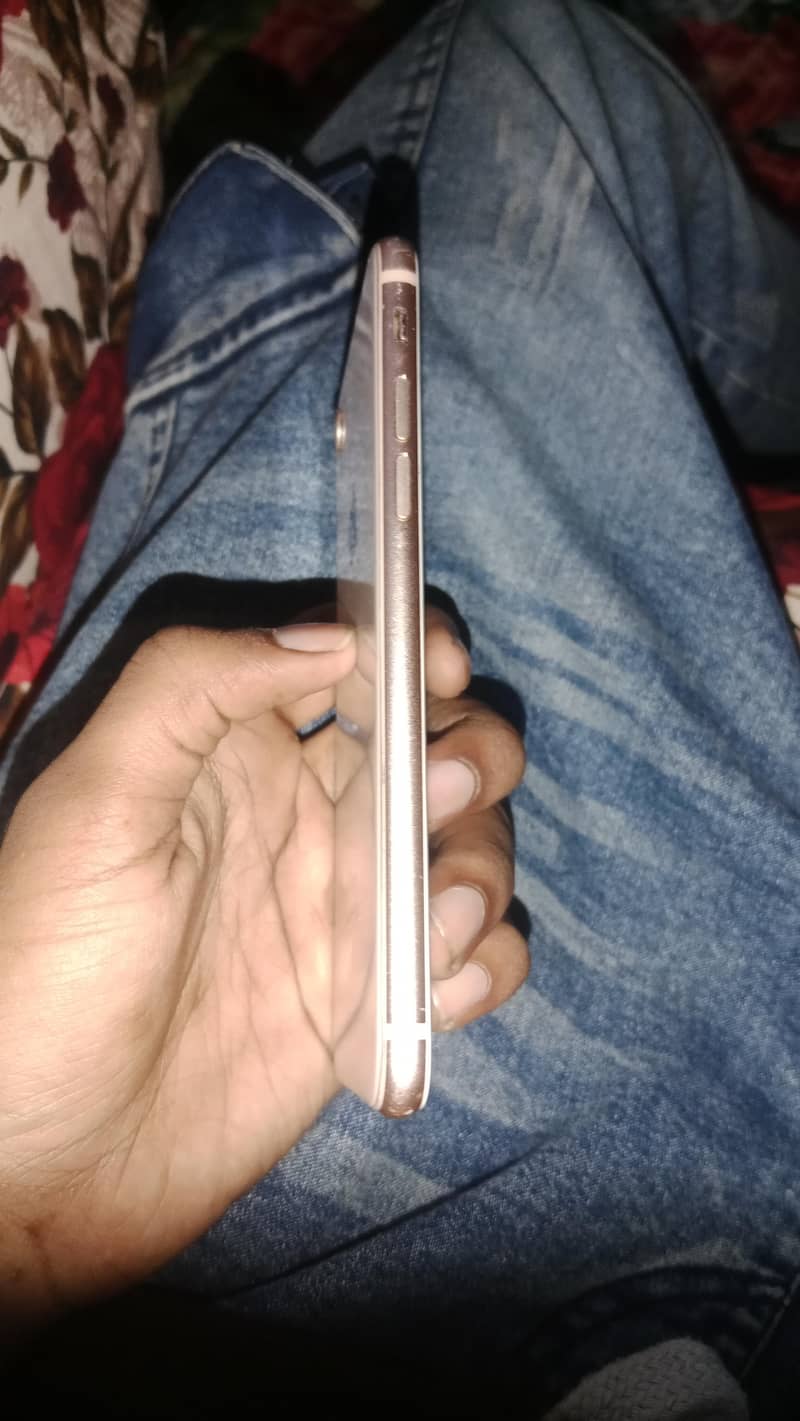 Apple iPhone 8 0