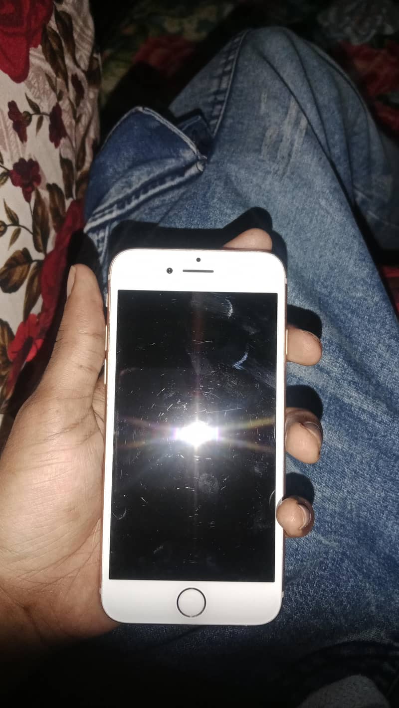 Apple iPhone 8 3