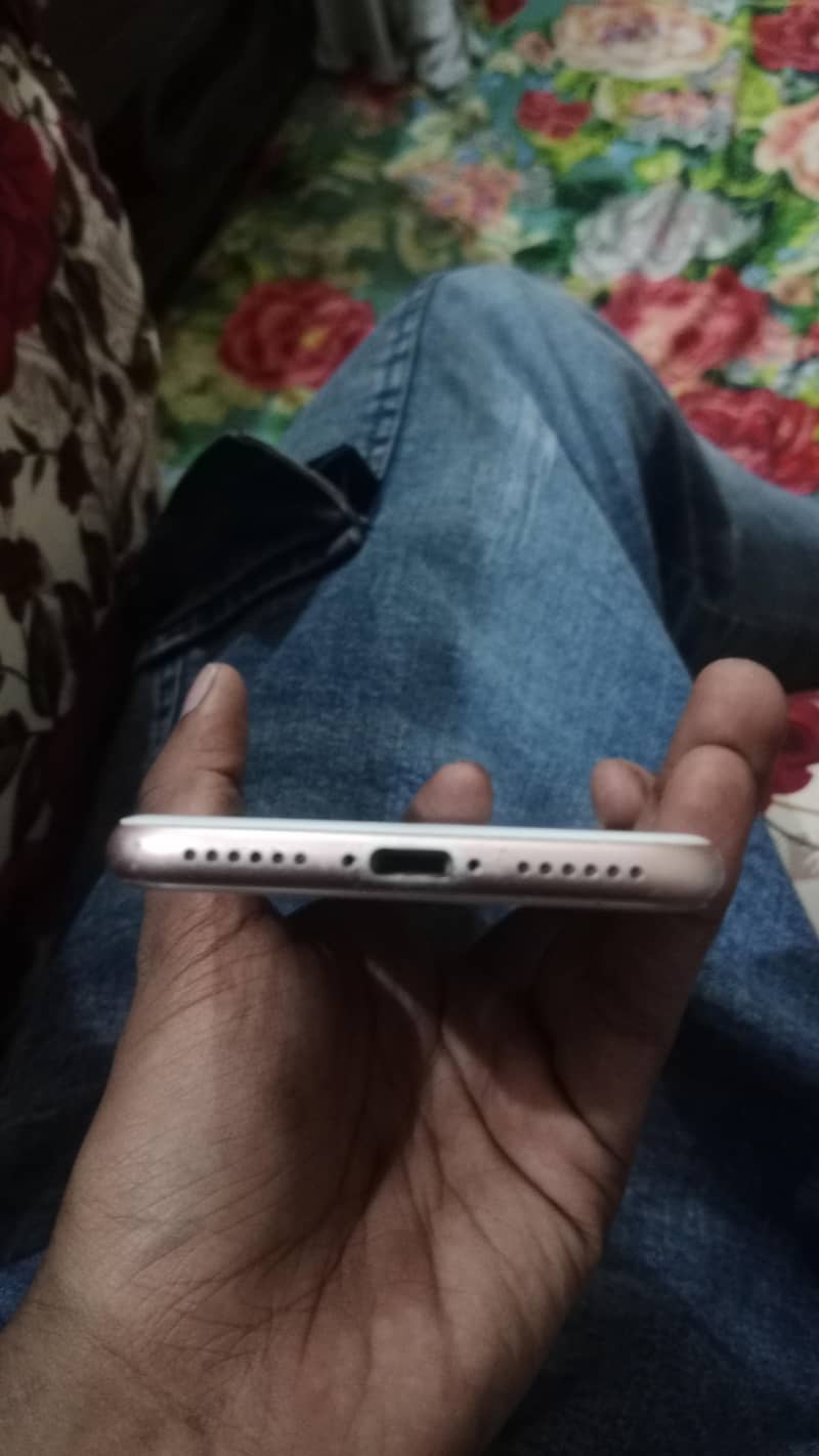 Apple iPhone 8 5