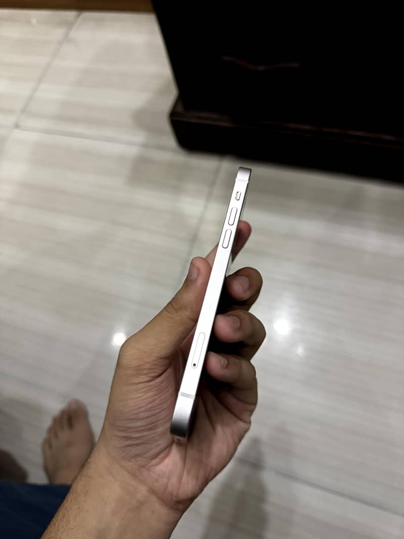 Apple iPhone 12 only cash 3