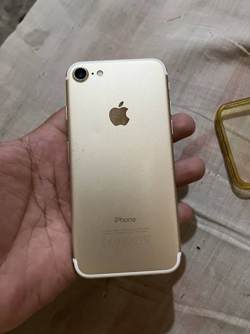 Apple iPhone 7 0