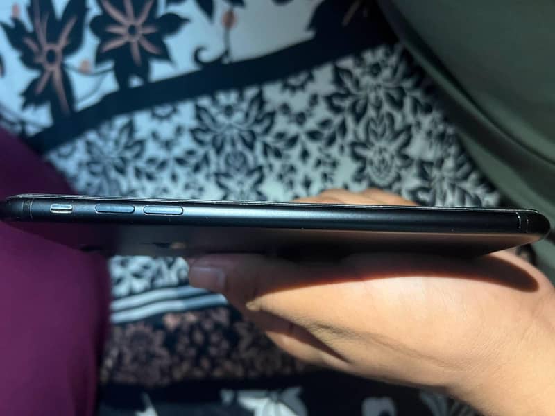 Apple iPhone 7 Plus 0
