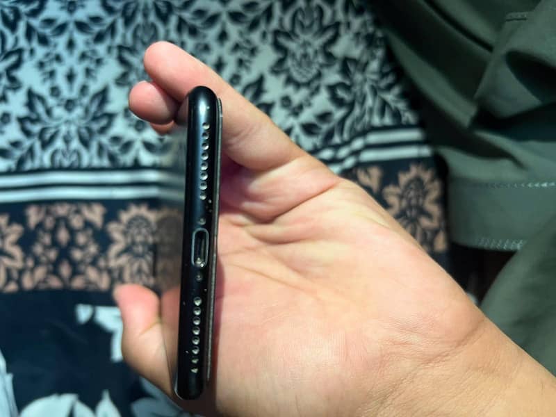 Apple iPhone 7 Plus 1