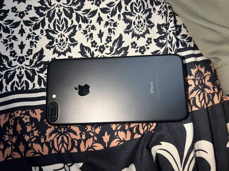 Apple iPhone 7 Plus 4