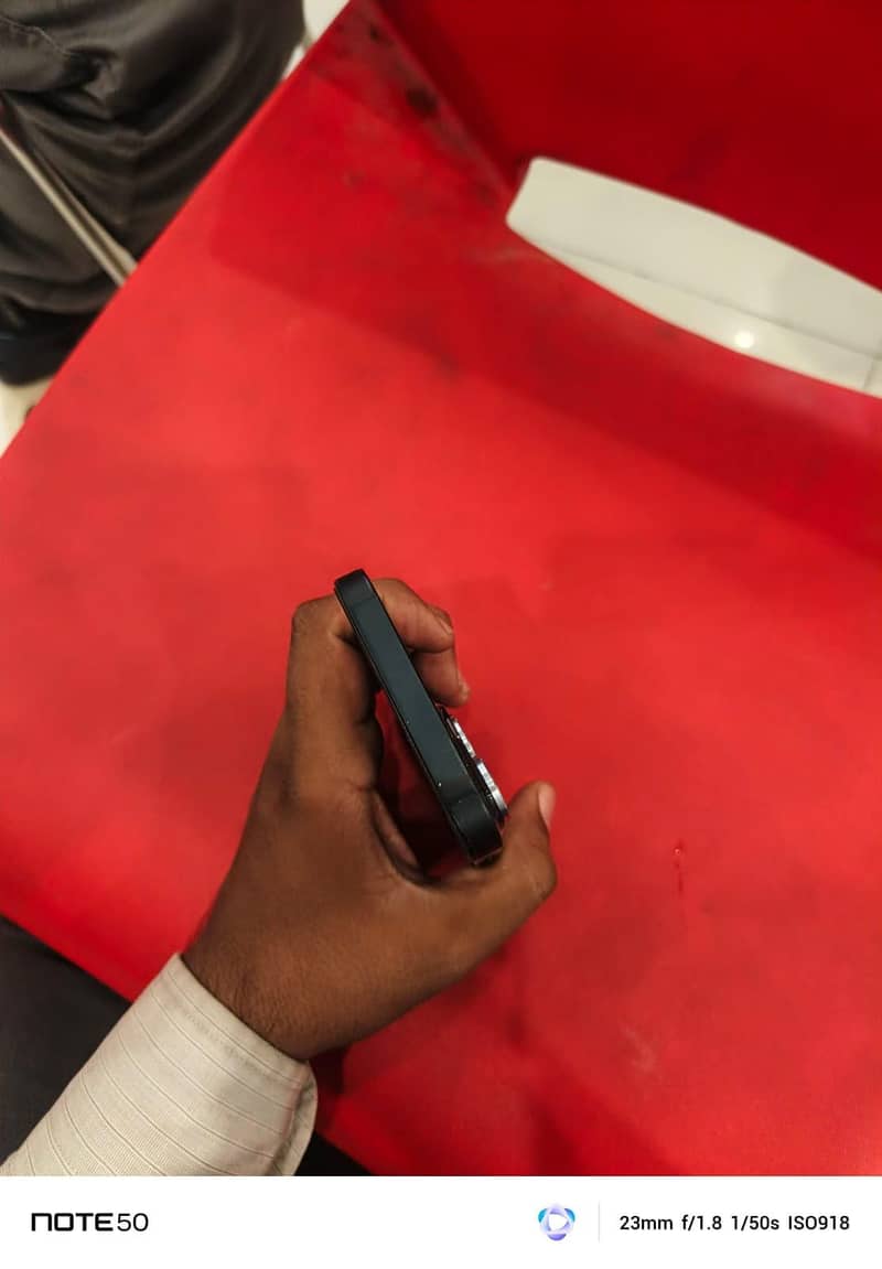 Apple iPhone 14 5