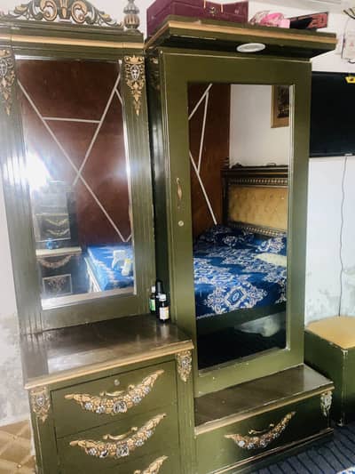 Bed set and dressing and devider