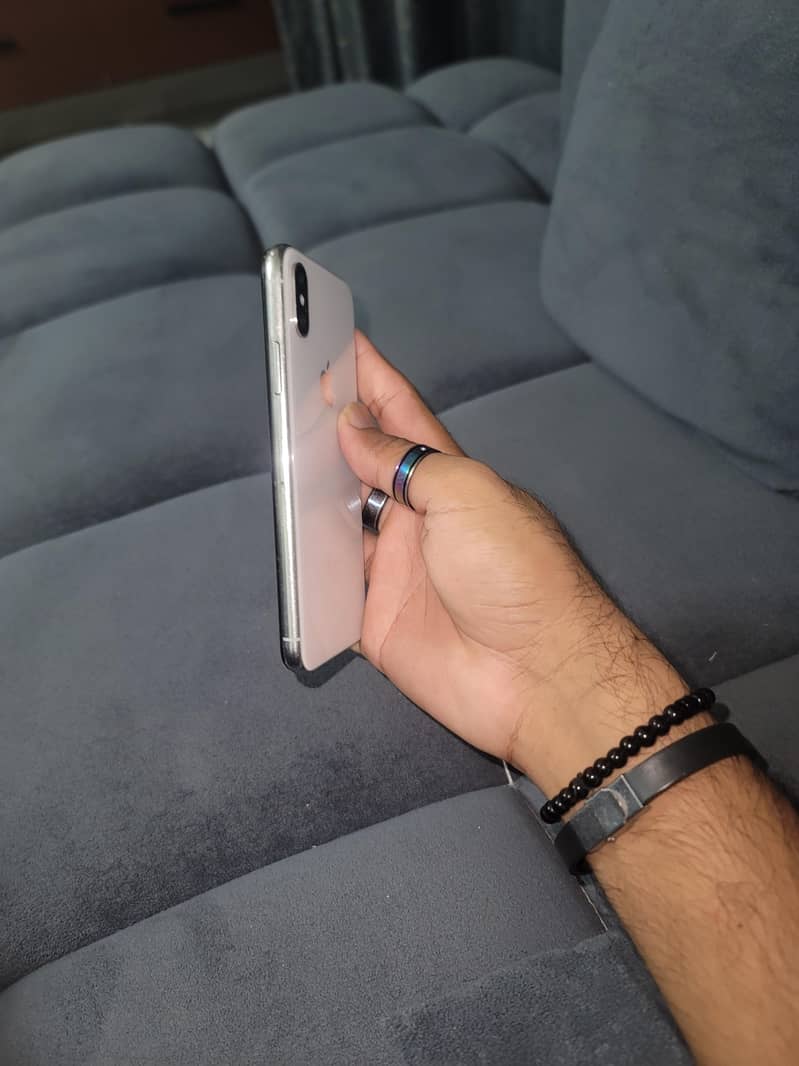 Apple iPhone X 2