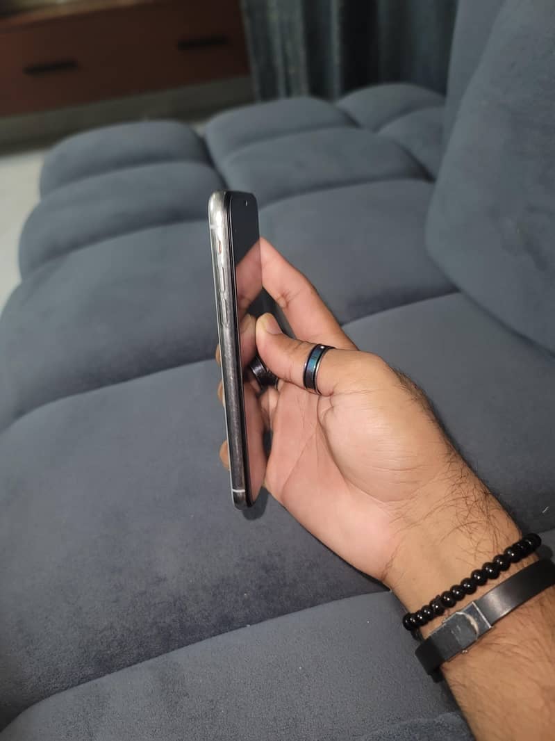 Apple iPhone X 3