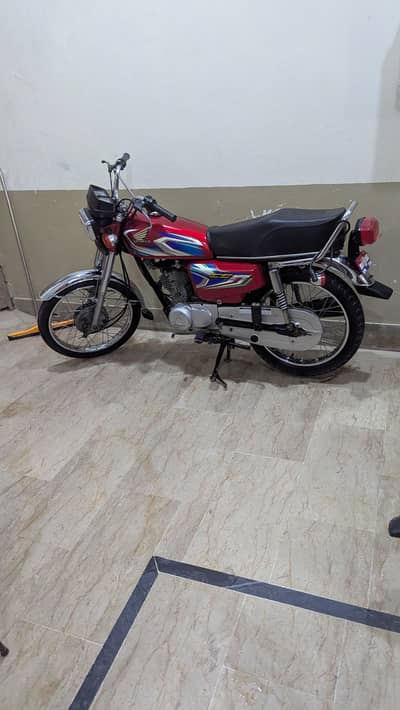 2022 honda 125 in genuine condition feel like 0 metre 162k demand