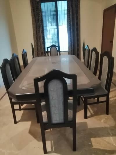 10 seater dining table in good condition
