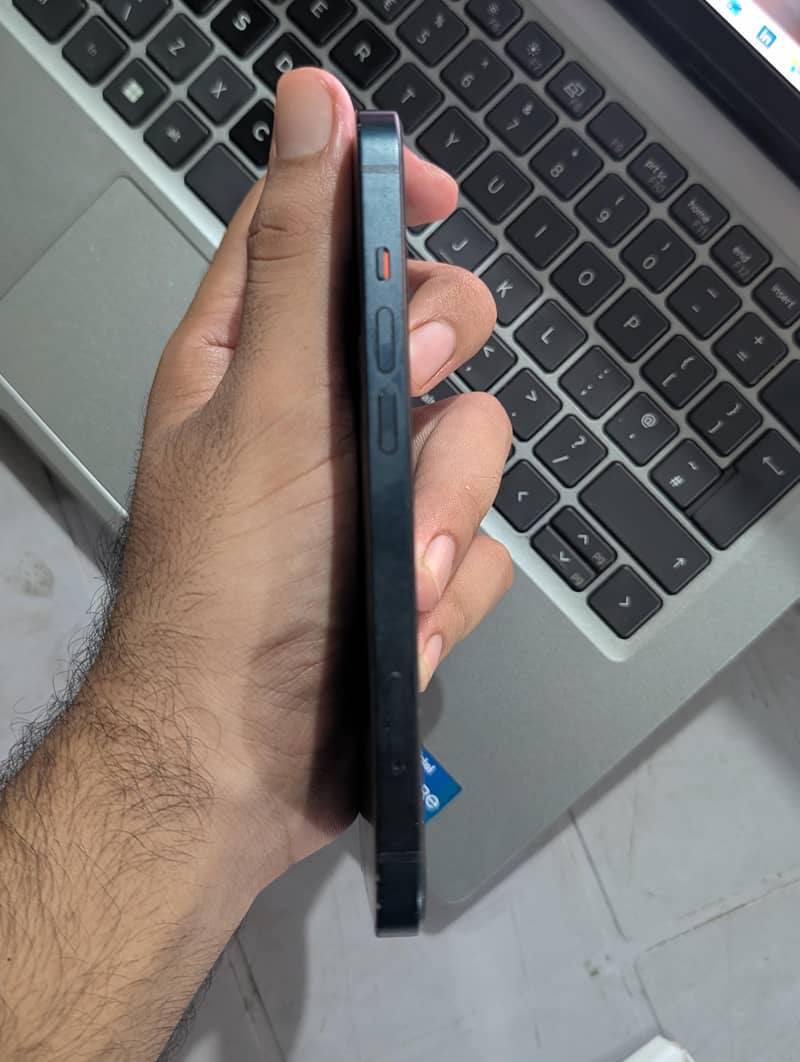 Apple iPhone 13 jv 4