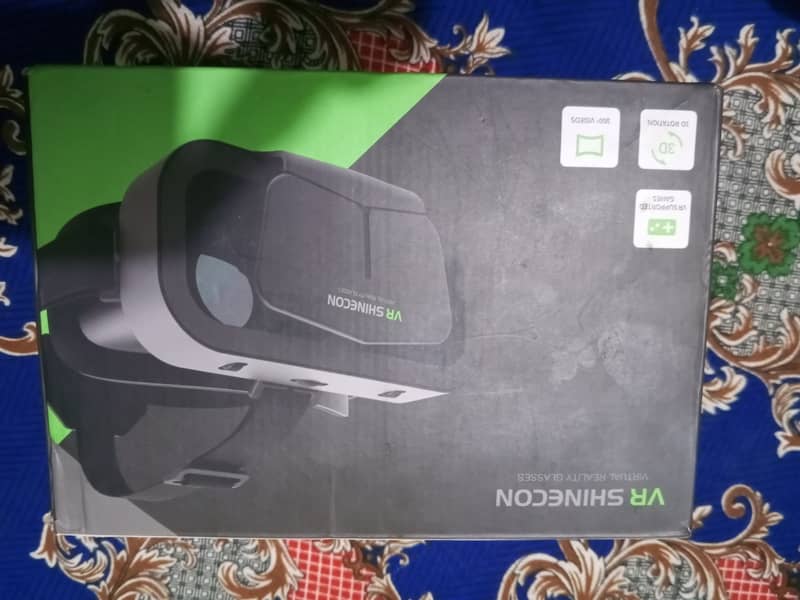Virtual reality glasses 0