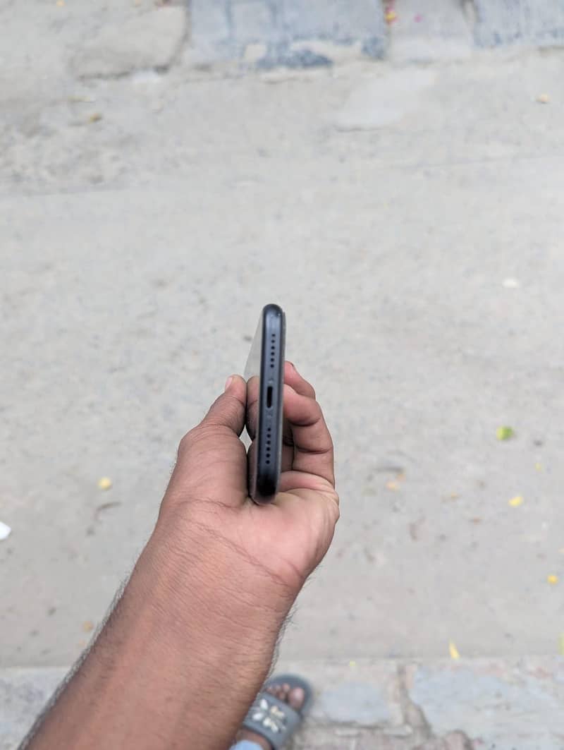 Apple iPhone XR 6