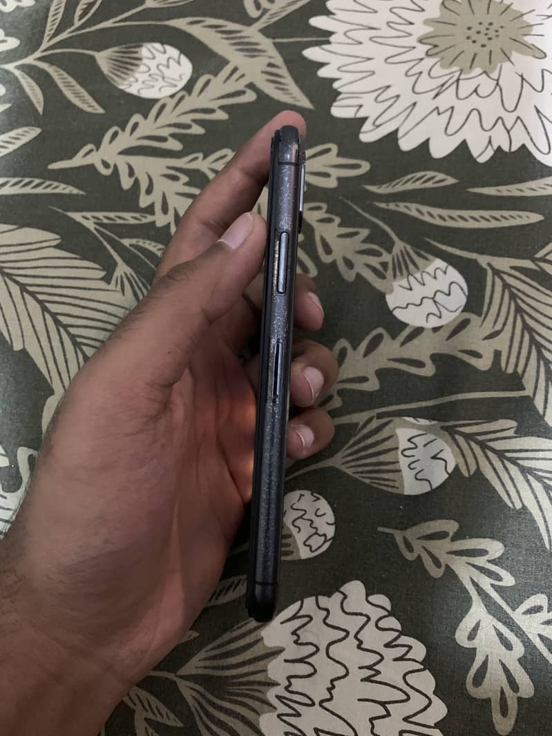 Apple iPhone X 3